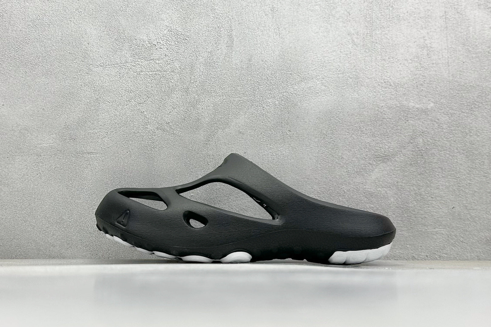 KEEN Shanti Sandal – Lightweight Comfort for Everyday Adventure