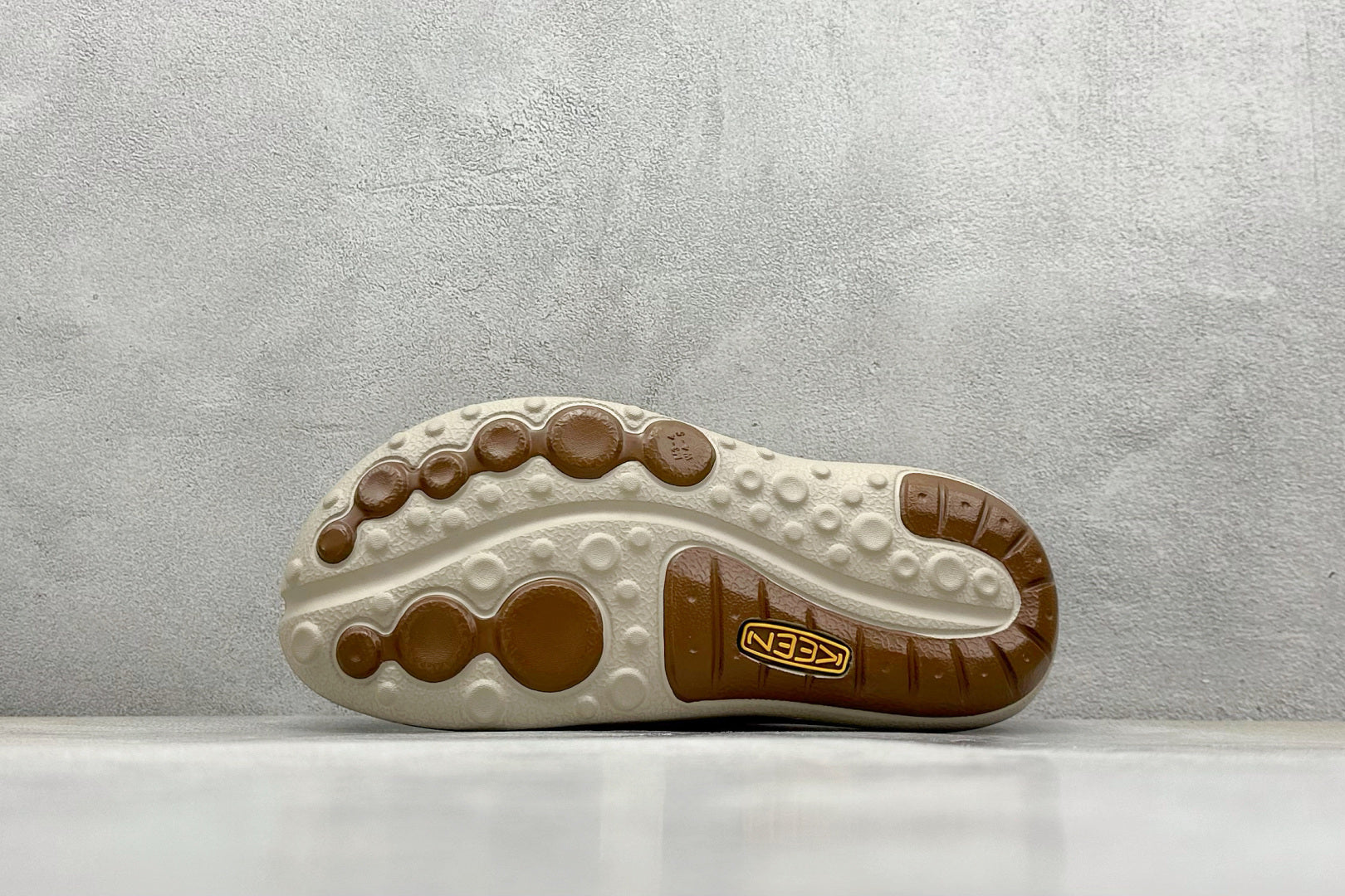 KEEN Shanti Sandal – Lightweight Comfort for Everyday Adventure