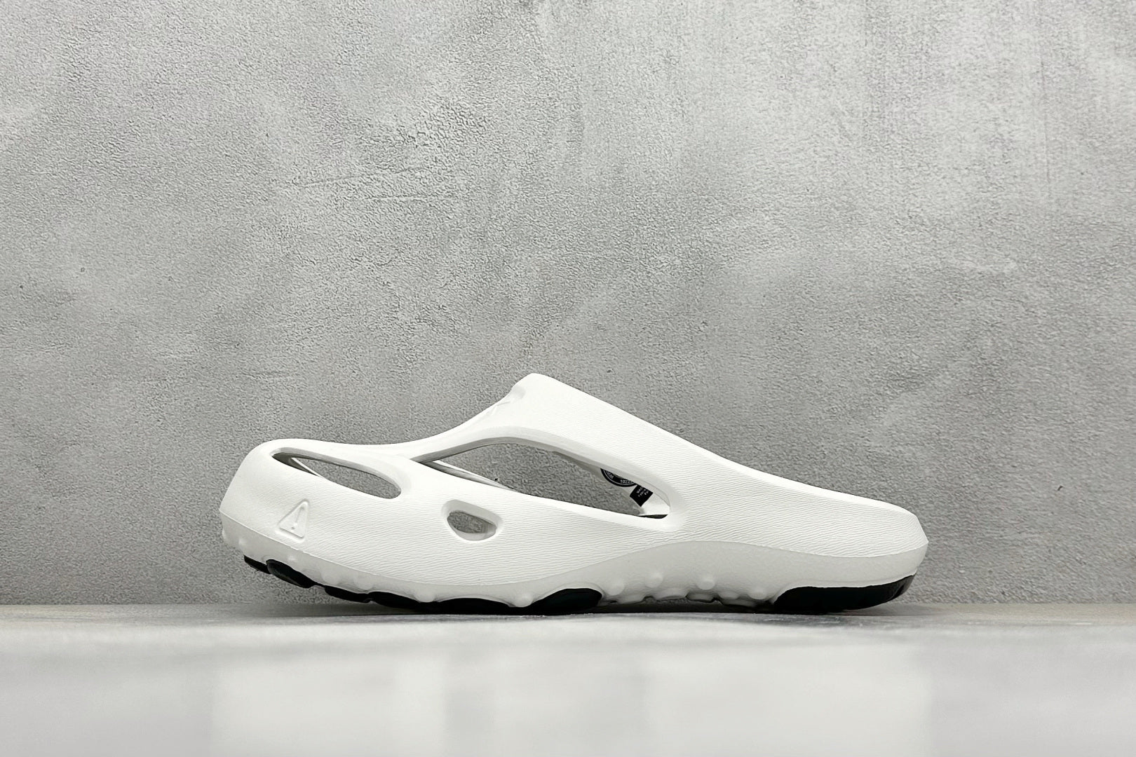 KEEN Shanti Sandal – Lightweight Comfort for Everyday Adventure
