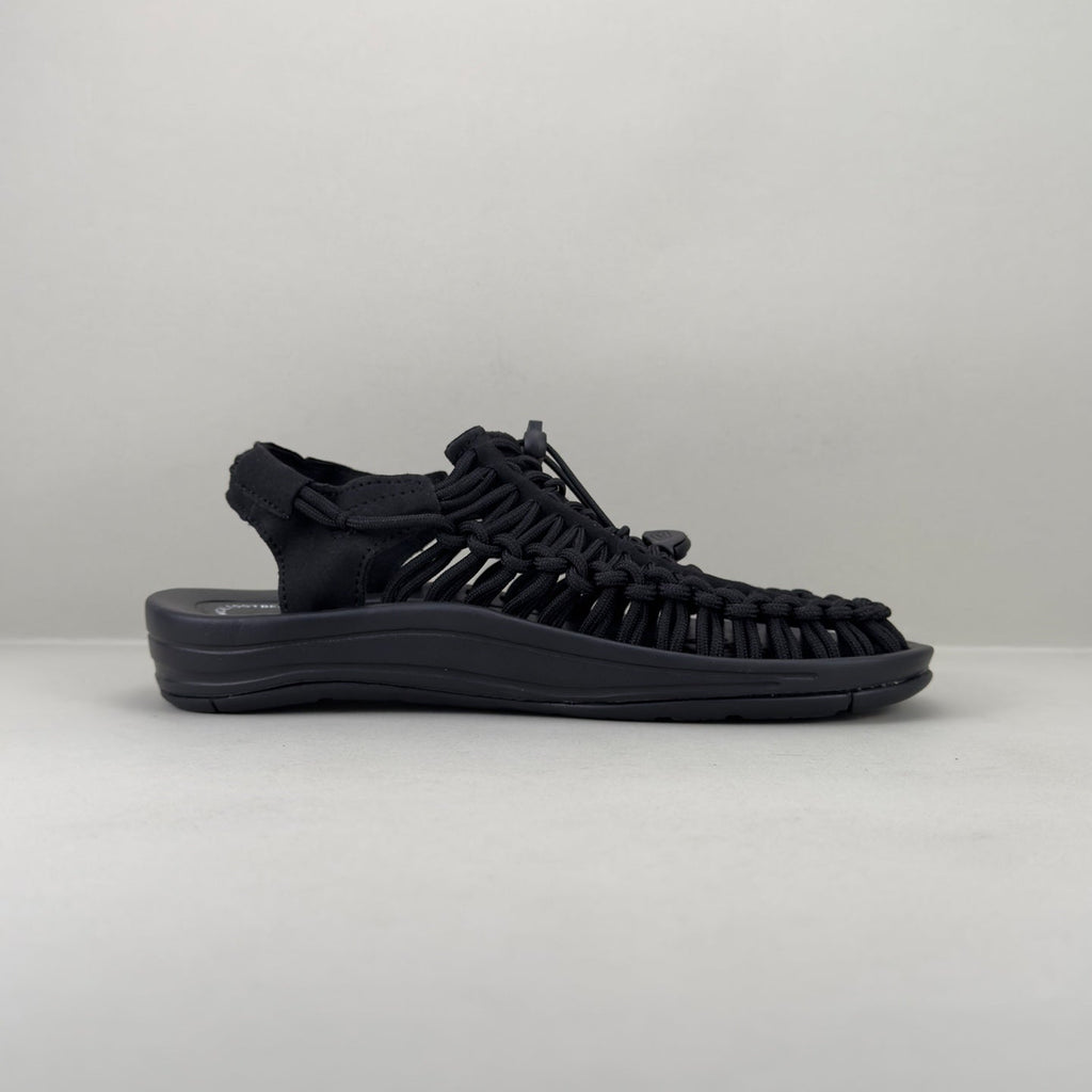 KEEN UNEEK Outdoor Sandal – Lightweight & Breathable