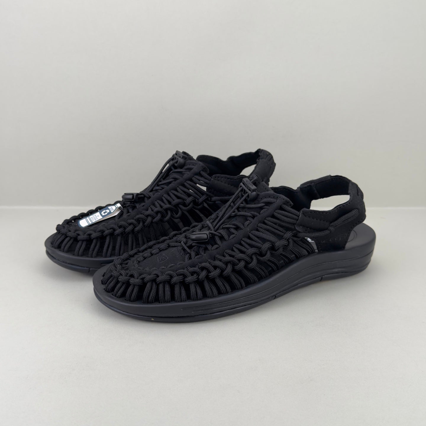 KEEN UNEEK Outdoor Sandal – Lightweight & Breathable