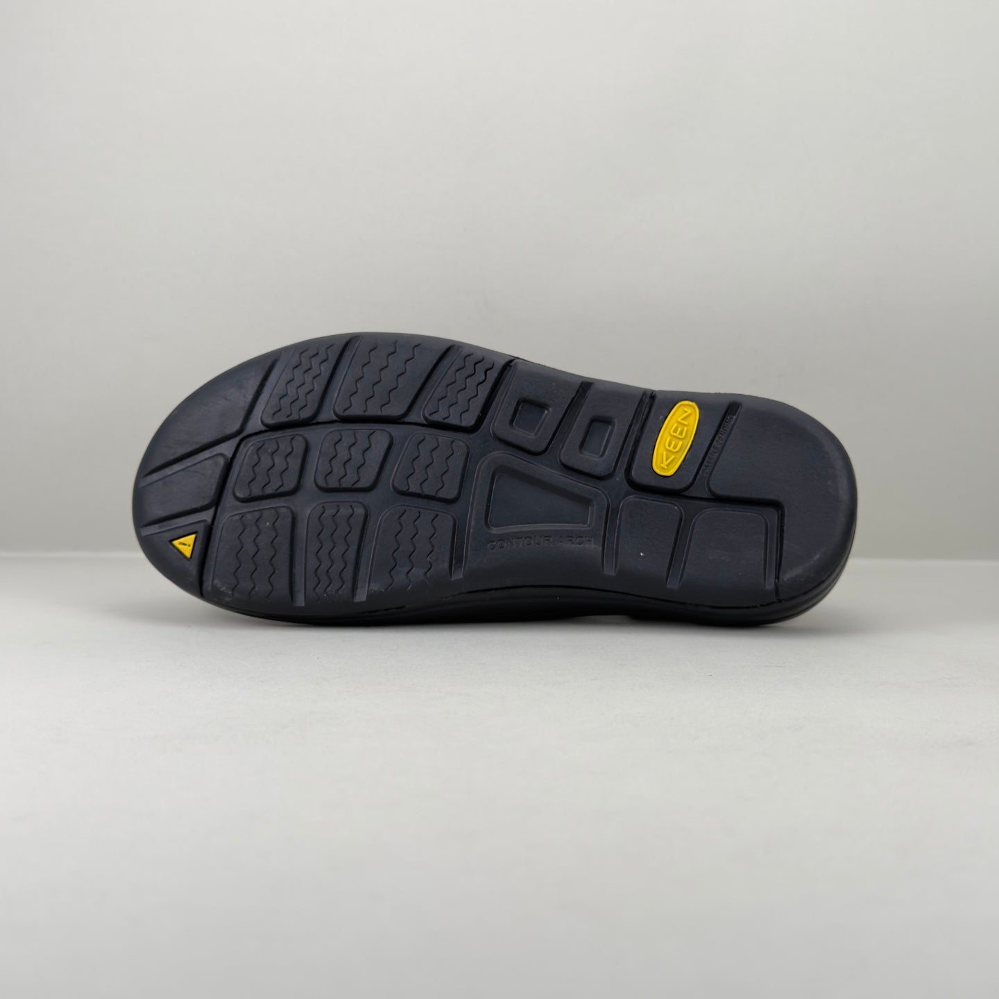 KEEN UNEEK Outdoor Sandal – Lightweight & Breathable