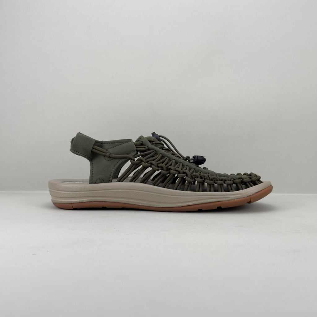 KEEN UNEEK Outdoor Sandal – Lightweight & Breathable