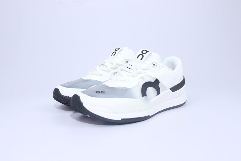 ON THE ROGER Pro 2 – Premium Tennis-Inspired Performance Sneaker